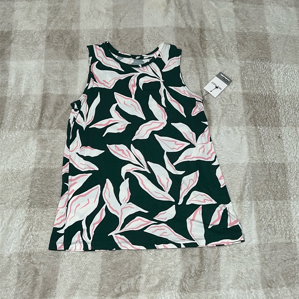 Sleeveless green with flowers